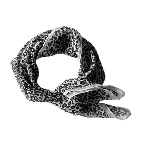 Women's Silk Cheetah Print Artisanal Neck Scarf White Charcoal Gray Blue 21x21"… - Picture 5 of 13